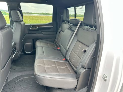 Used 2025 Chevrolet Silverado 1500 High Country AWD/4WD image 24