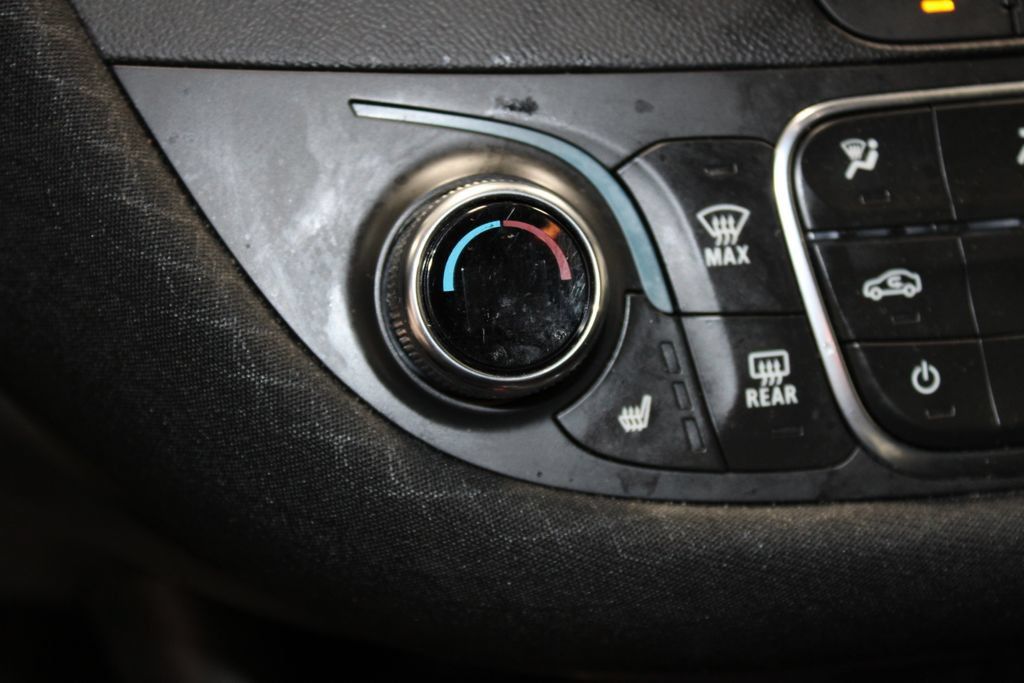Used 2024 Chevrolet Malibu LT FWD image 36
