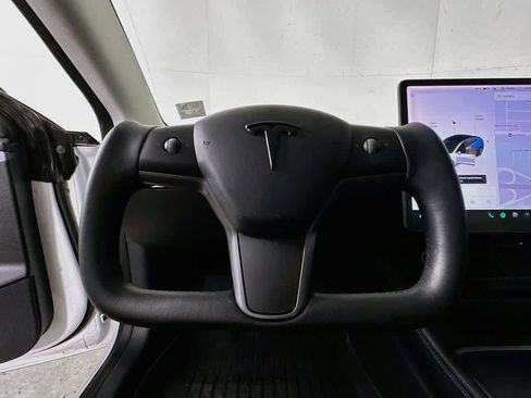 Used 2021 Tesla Model 3 Standard Range Plus RWD image 15