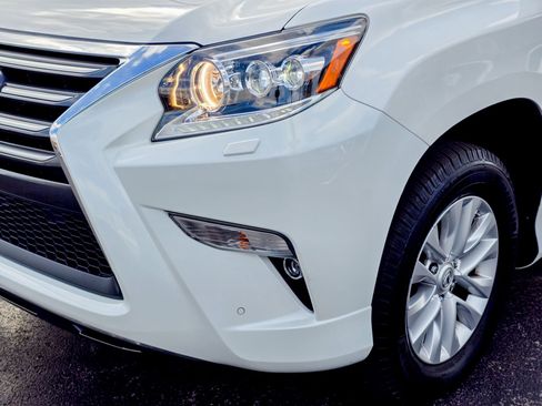 Used 2019 Lexus GX 460 Premium w/ Premium Package image 8