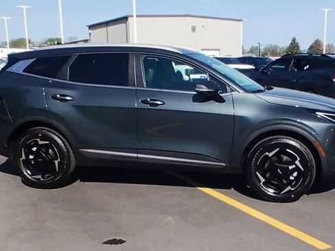 New 2026 Kia Sportage EX AWD/4WD image 3
