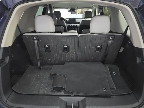 Used 2025 Honda Pilot EX-L image 11