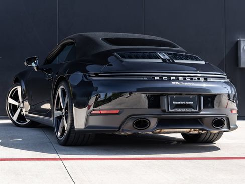 Used 2025 Porsche 911 Carrera RWD image 10