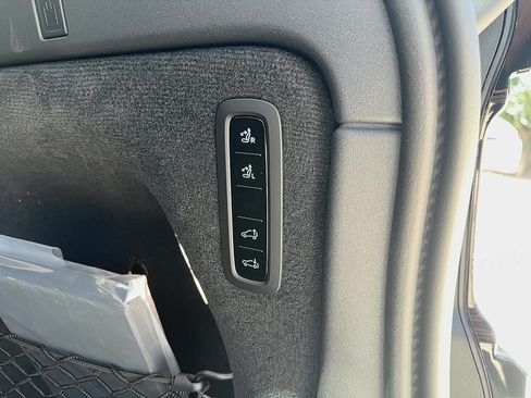 Used 2025 Volvo EX90 Ultra AWD/4WD image 29