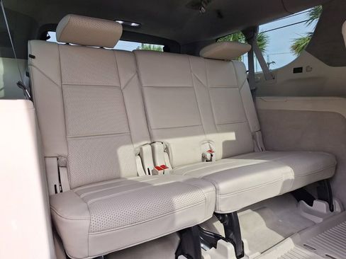 Certified 2024 Cadillac Escalade ESV Premium Luxury Platinum AWD/4WD image 38