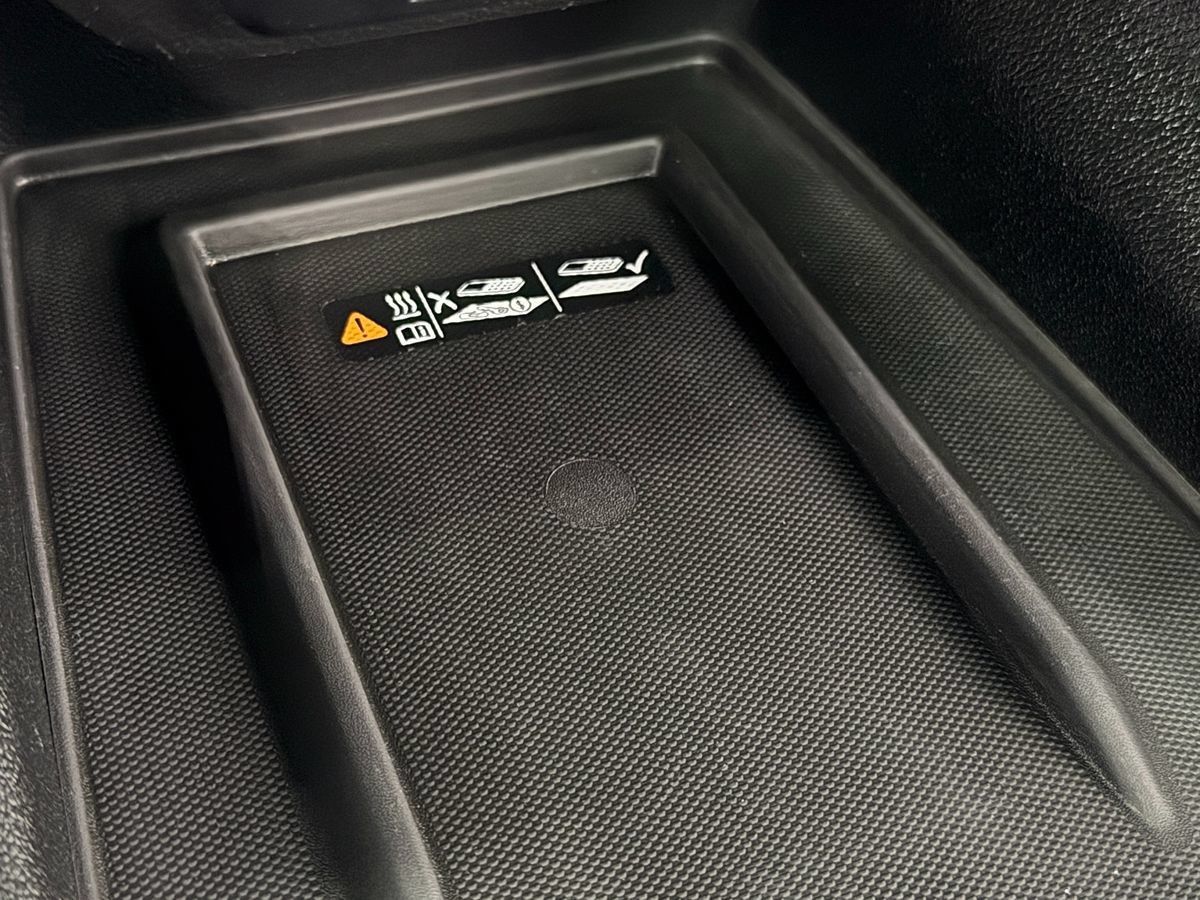 Used 2022 Chevrolet Traverse RS w/ LPO, Floor Liner Package AWD/4WD image 28