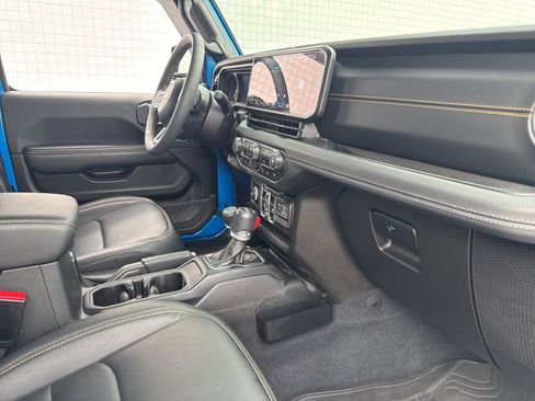 Used 2024 Jeep Wrangler Sahara w/ Technology Group image 27