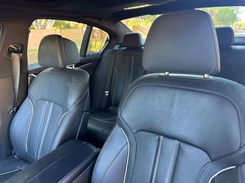 Used 2019 BMW M550i xDrive image 29
