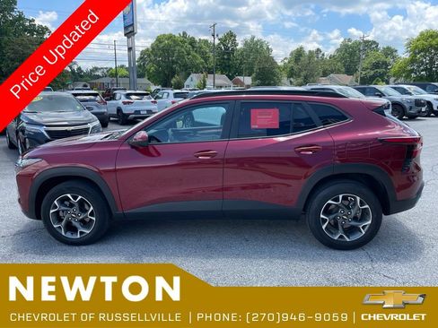 Used 2024 Chevrolet Trax LT FWD image 36