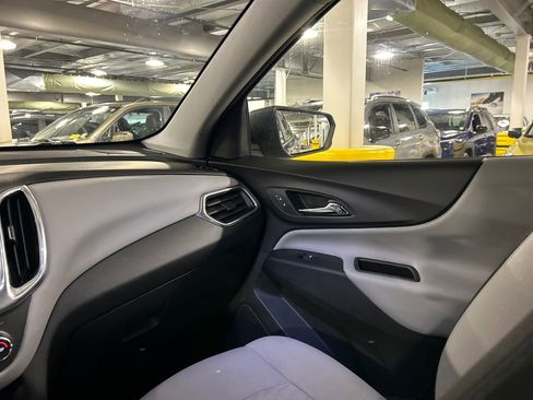 Used 2020 Chevrolet Equinox LS w/ LS Convenience Package image 25