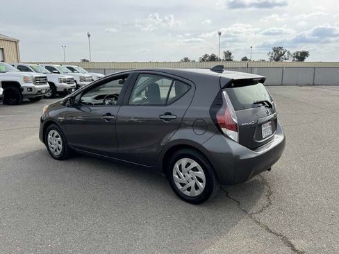 Used 2016 Toyota Prius C One image 7