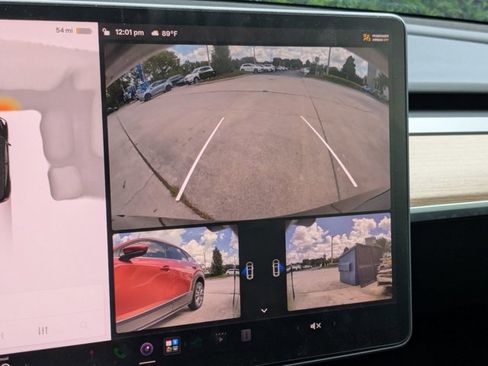Used 2025 Tesla Model Y Long Range RWD image 9