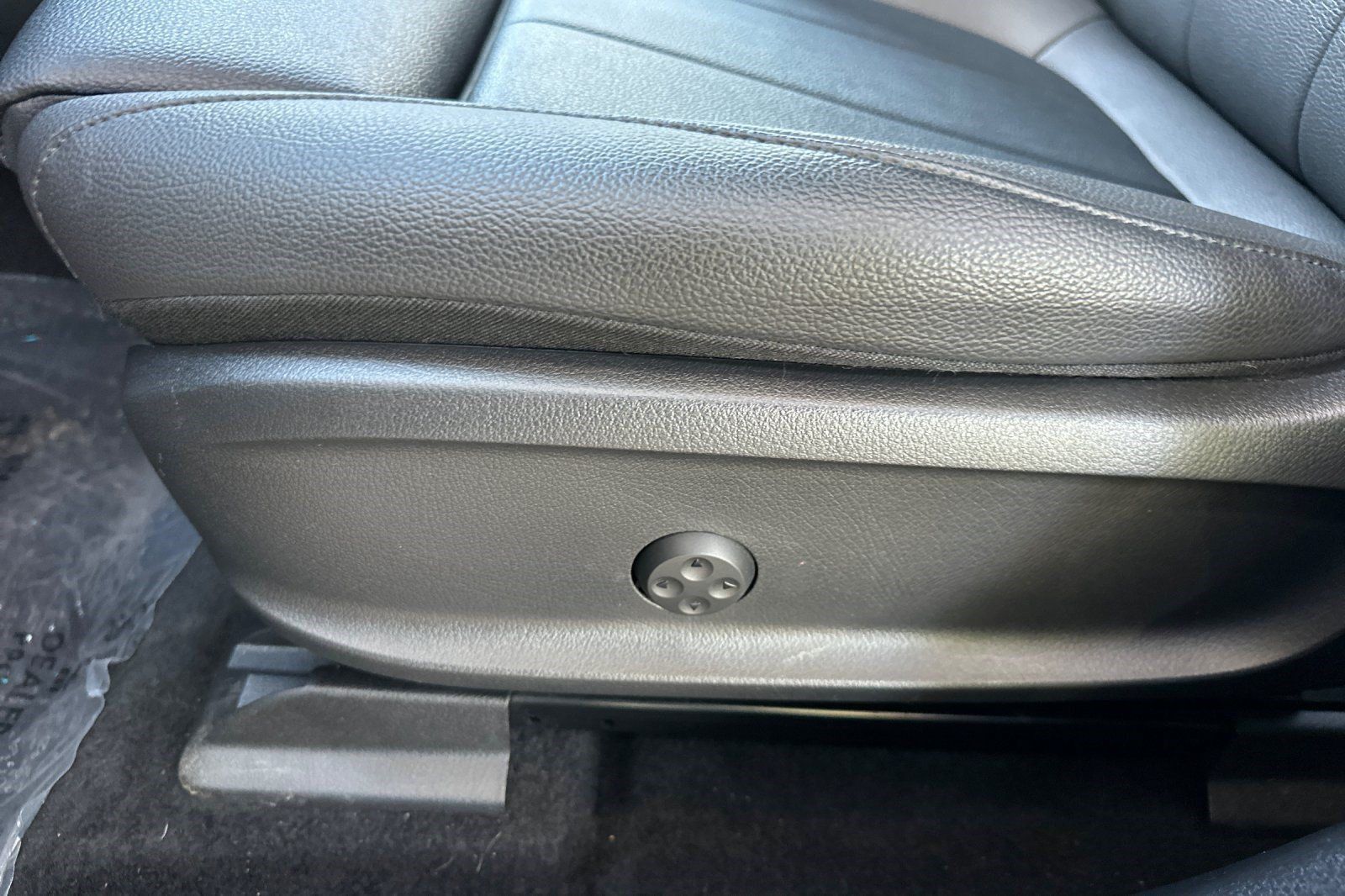 Used 2024 Mercedes-Benz EQB 250+ image 15
