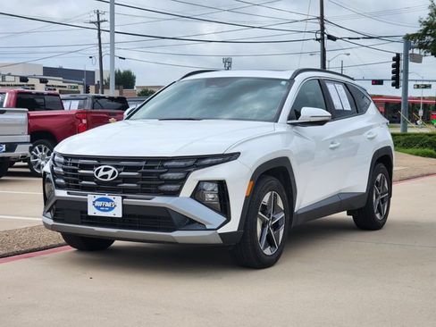 Certified 2025 Hyundai Tucson SEL FWD image 2