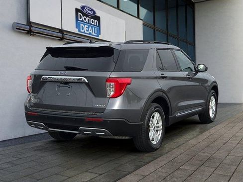 Certified 2023 Ford Explorer XLT w/ Equipment Group 202A AWD/4WD image 3