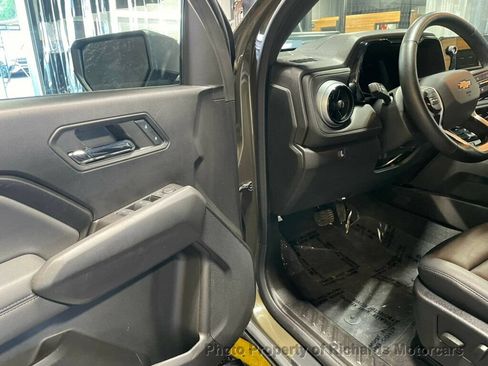 Used 2024 Chevrolet Colorado LT w/ LT Convenience Package III AWD/4WD image 8