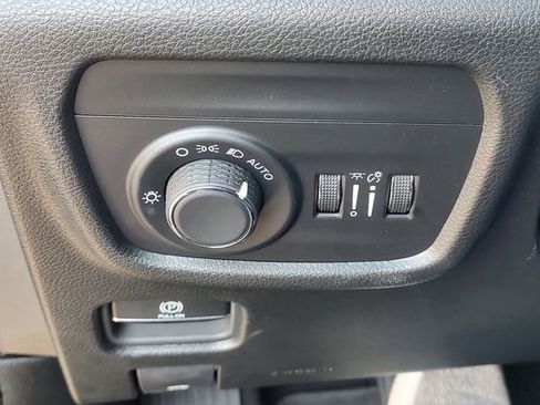 Certified 2024 Jeep Grand Cherokee Altitude image 25