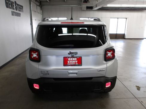 Used 2018 Jeep Renegade Latitude w/ Cold Weather Group AWD/4WD image 7