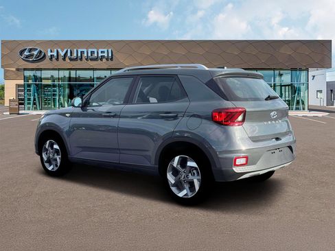 Used 2026 Hyundai Venue SEL FWD image 4