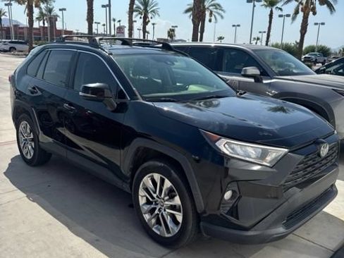 Used 2019 Toyota RAV4 XLE Premium w/ Cold Weather Package AWD/4WD image 2