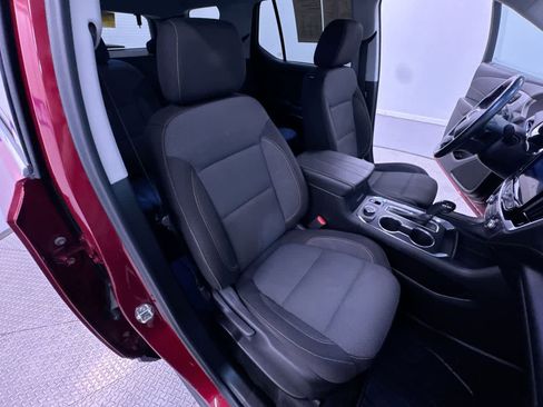 Used 2020 Chevrolet Traverse LT w/ Driver Confidence II Package image 36