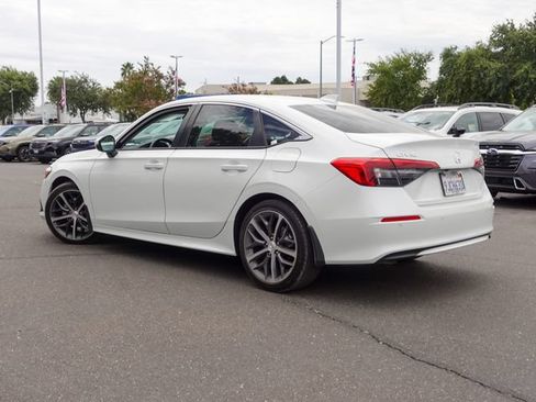 Used 2024 Honda Civic Touring image 9