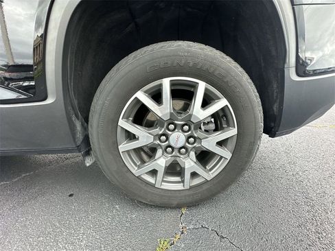 Used 2023 GMC Acadia SLE w/ Driver Convenience Package image 10