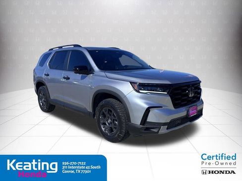 Certified 2025 Honda Pilot TrailSport image 4