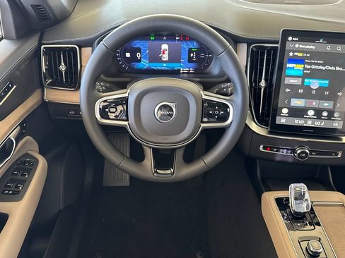 New 2026 Volvo XC90 T8 Ultra w/ Protection Package Premier image 13