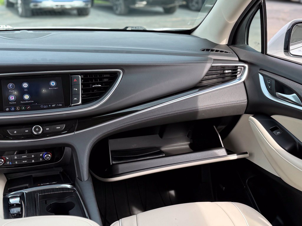 Used 2023 Buick Enclave Avenir w/ Avenir Technology Package AWD/4WD image 30