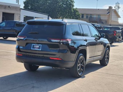 Used 2025 Jeep Grand Cherokee L Altitude RWD image 14