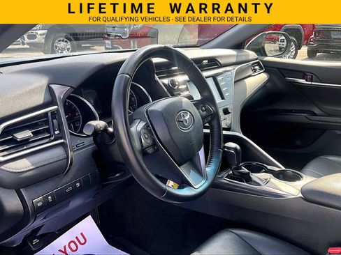 Used 2018 Toyota Camry SE FWD image 14