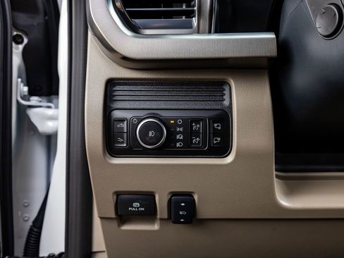 Used 2026 Ford F450 Platinum w/ Platinum Plus Package image 21