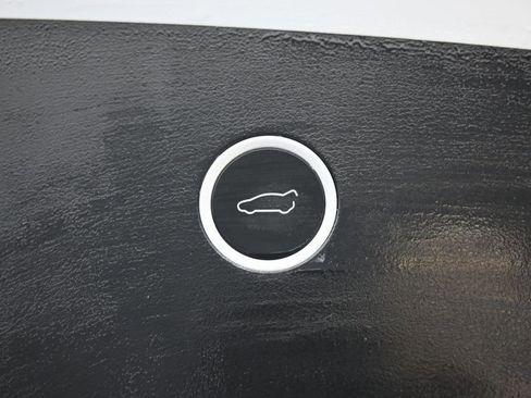 Used 2018 Tesla Model X 100D image 15