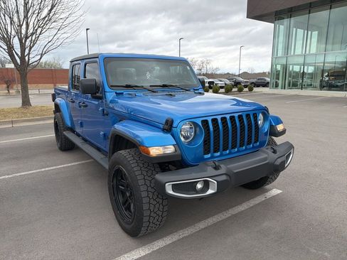 Used 2021 Jeep Gladiator Sport image 5