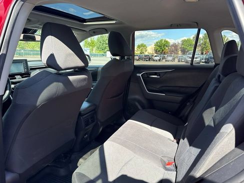 Used 2020 Toyota RAV4 XLE w/ Convenience Package AWD/4WD image 19
