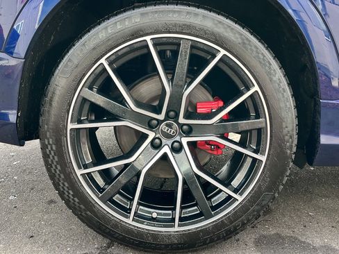 Used 2022 Audi Q8 Prestige image 11