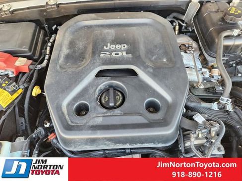 Used 2022 Jeep Wrangler Unlimited Rubicon w/ Cold Weather Group image 33