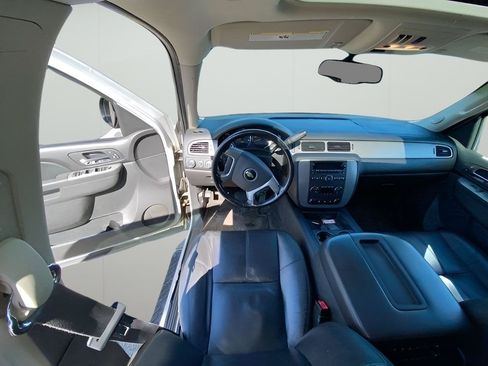 Used 2011 Chevrolet Tahoe LT w/ Luxury Package AWD/4WD image 26