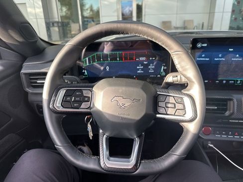 Used 2025 Ford Mustang Coupe image 5