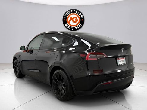Used 2021 Tesla Model Y Long Range image 5