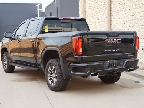 Used 2022 GMC Sierra 1500 AT4 w/ AT4 Preferred Package AWD/4WD image 3