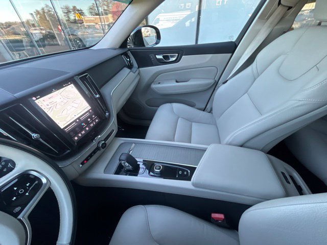 Used 2024 Volvo XC60 B5 Plus w/ Climate Package AWD/4WD image 21