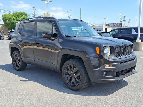 Used 2016 Jeep Renegade Latitude AWD/4WD image 3