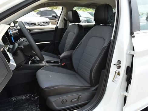 New 2026 Volkswagen Jetta SE FWD image 20