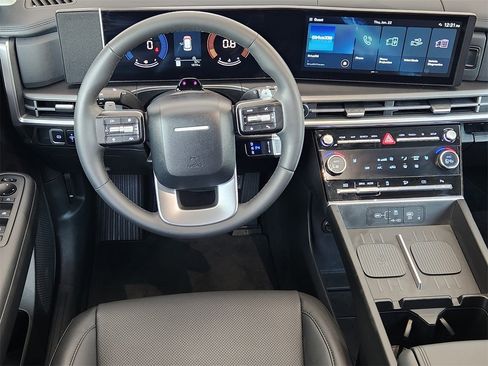 Used 2025 Hyundai Santa Fe SEL image 25