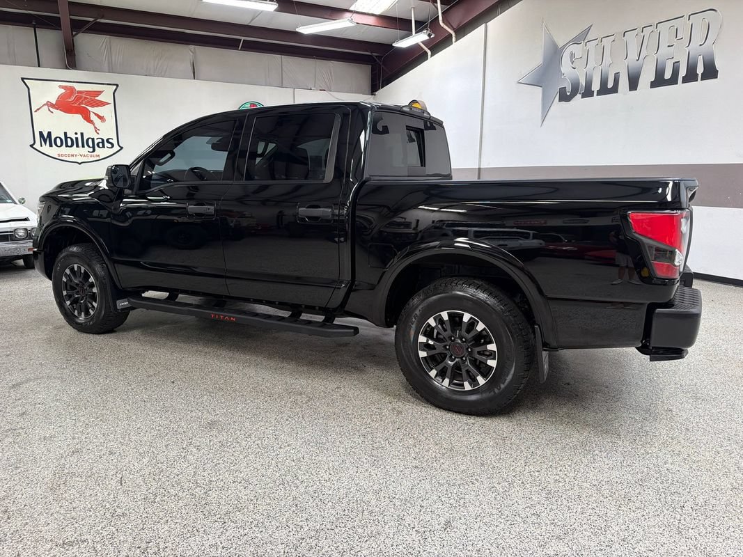 Used 2021 Nissan Titan PRO-4X w/ Pro-4x Convenience Package AWD/4WD image 4