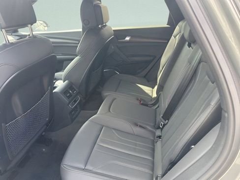Used 2023 Audi Q5 2.0T Premium w/ Convenience Package image 16