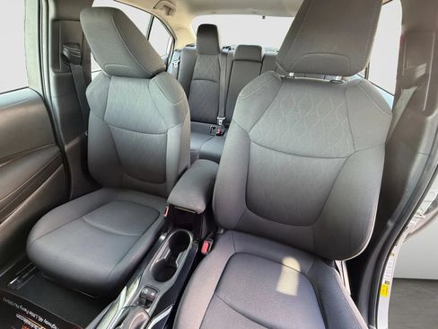 Used 2020 Toyota Corolla LE FWD image 13