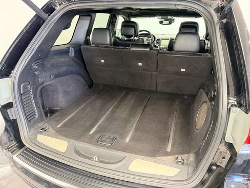 Used 2017 Jeep Grand Cherokee Overland w/ Jeep Active Safety Group AWD/4WD image 7